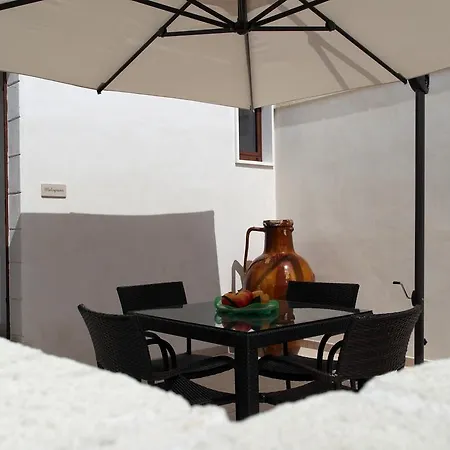 Couette-café Demetra 4*