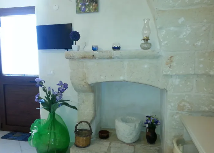 Demetra לינה וארוחת בוקר 4*